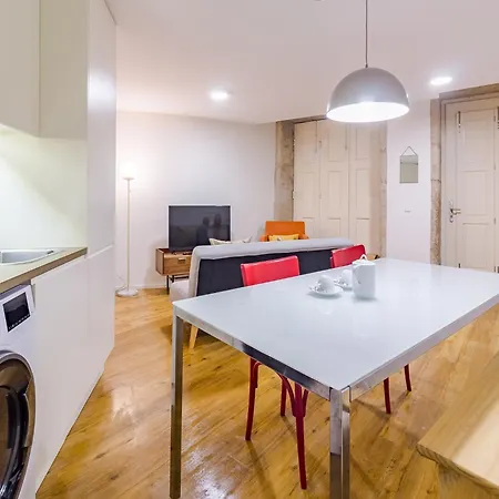 Charming 1-bedroom In Porto