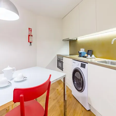Charming 1-bedroom In Apartment