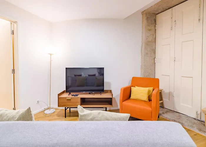 Charming 1-bedroom In Апартаменты *